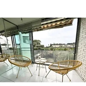 https://la-ciotat-la-baies-des-anges-tres-jolie-studio.fr-provencehotel.com