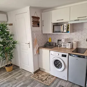 https://studio-sunset.fr-provencehotel.com